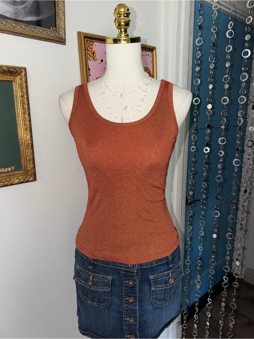 Vintage Y2K Sleeveless Scoop Neck Tank Top in Rust